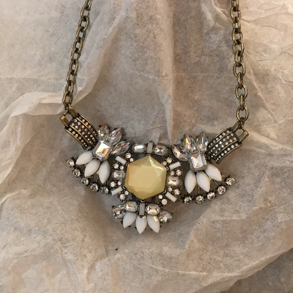 Vintage Style Bling Statement Necklace - Picture 2 of 12